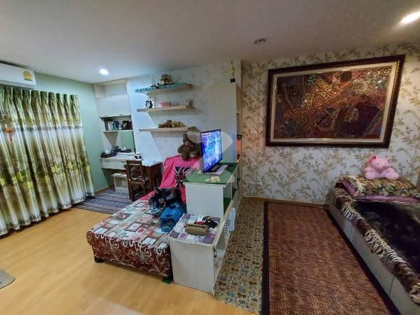 living room and bedroom of The crystal condo