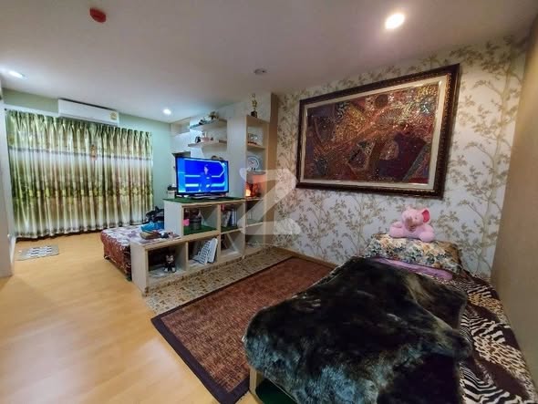 living room and bedroom of The crystal condo