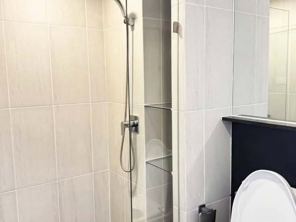 bathroom of The Cube Loft Srinakarin