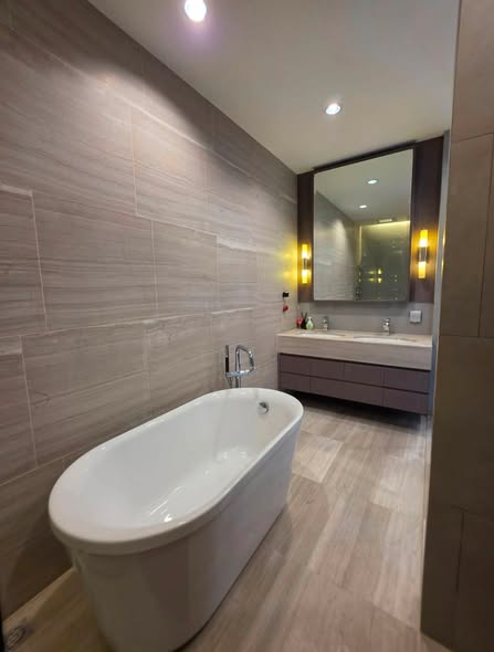 bathroom of The Diplomat Sathorn