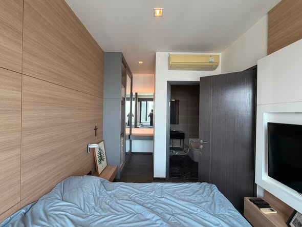 bedroom of The Edge Sukhumvit 23