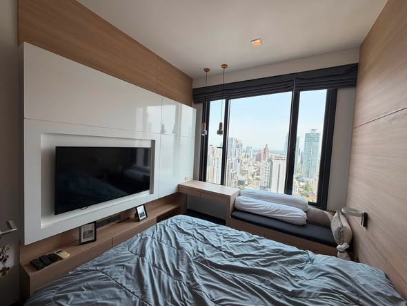bedroom of The Edge Sukhumvit 23