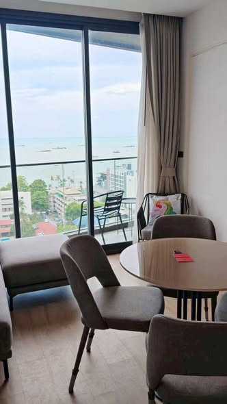 The Edge Sukhumvit 23