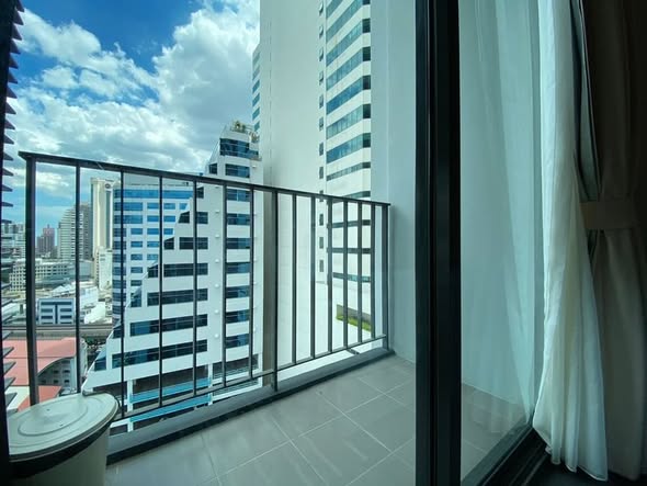 The Edge Sukhumvit 23