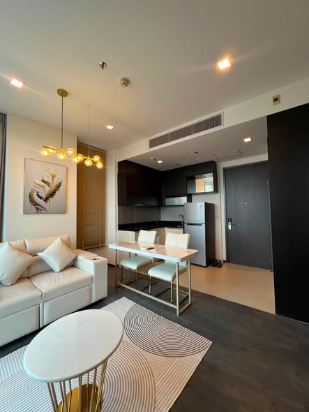living room of The Edge Sukhumvit 23