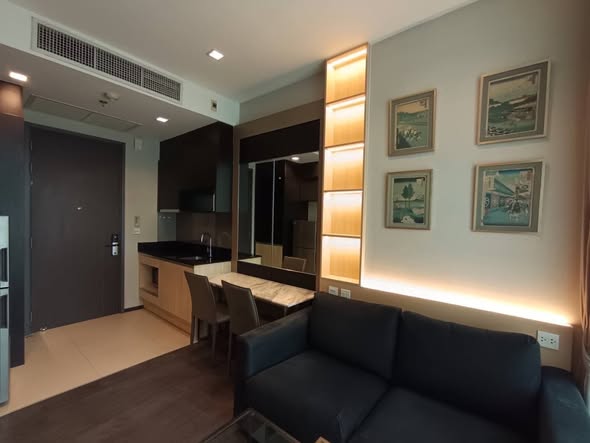 living room of The Edge Sukhumvit 23