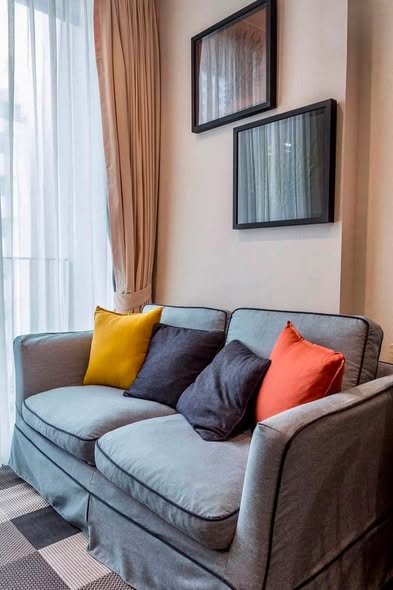 living room of The Edge Sukhumvit 23