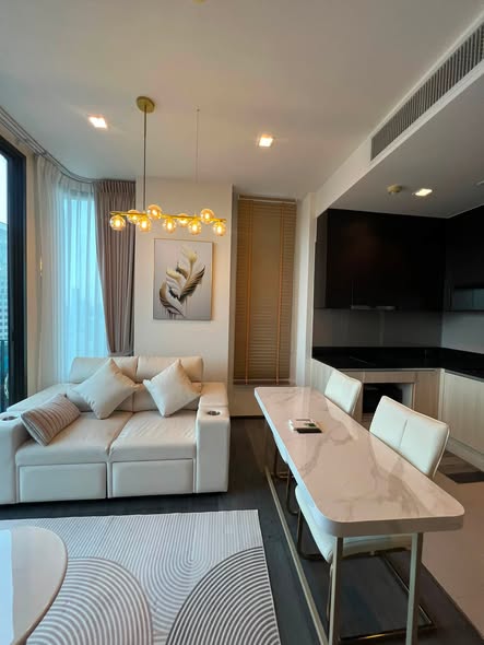 living room of The Edge Sukhumvit 23
