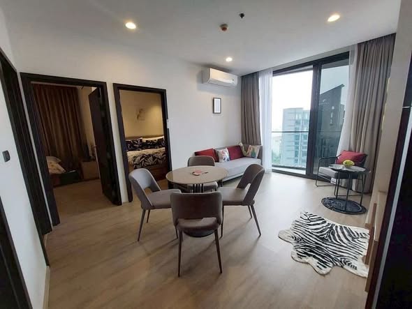 living room and bedroom of The Edge Sukhumvit 23