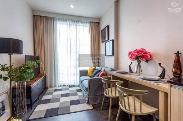 living room and bedroom of The Edge Sukhumvit 23