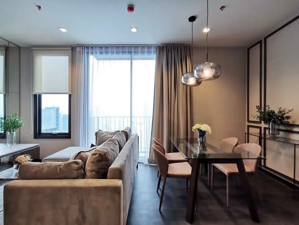 living room and room interior of The Edge Sukhumvit 23