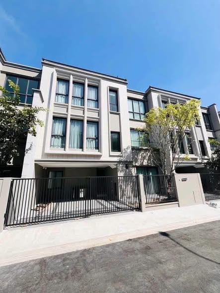The Eight Chatuchak Ratchada Private Luxury Home