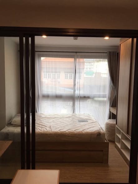 bedroom and room interior of The Excel Hideaway Sukhumvit 50