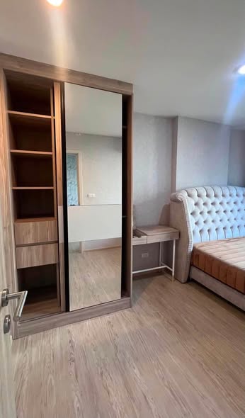 bedroom and room interior of The Excel Hideaway Sukhumvit 50