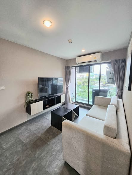 living room of The Excel Hideaway Sukhumvit 50