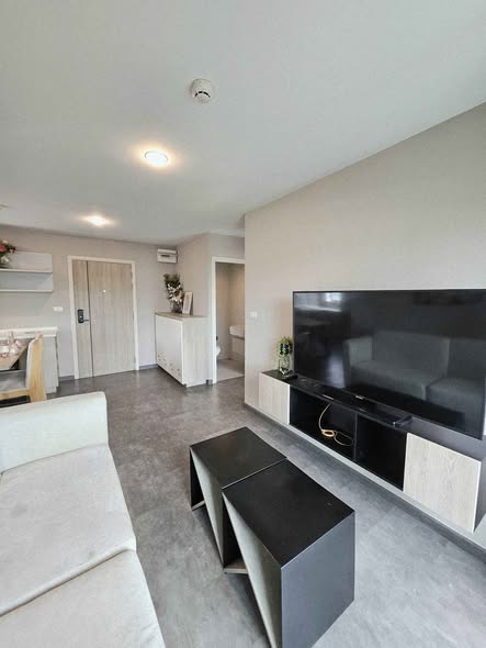 living room of The Excel Hideaway Sukhumvit 50