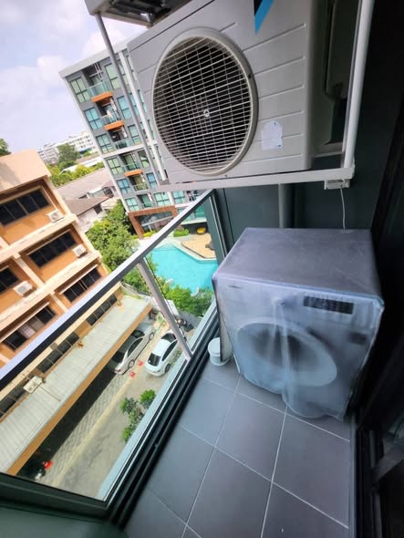 bathroom of The Excel Ratchada 18
