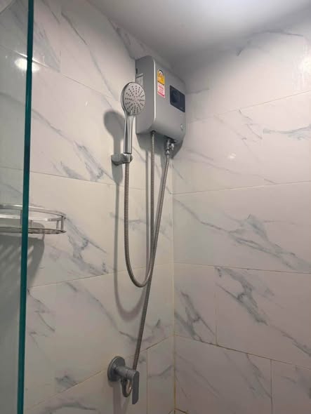 bathroom of The Excel Ratchada 18