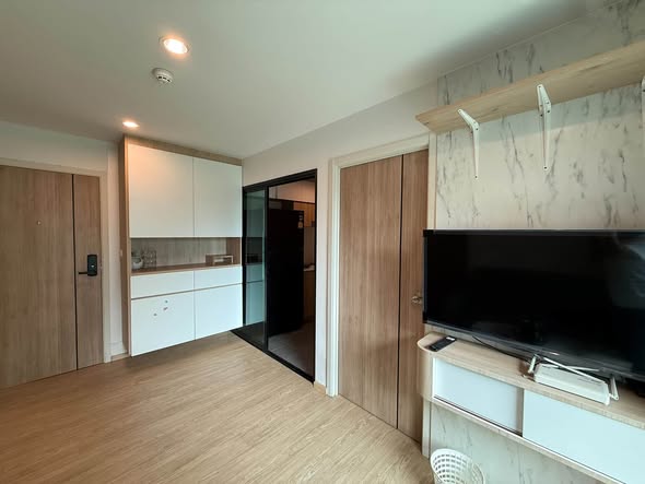 room interior of The Excel Ratchada 18