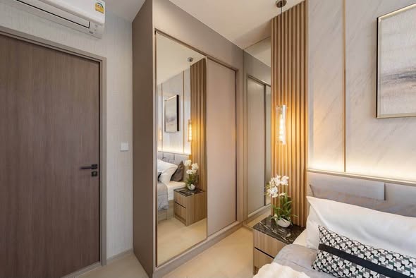 bedroom and bathroom of THE EXTRO Phayathai-Rangnam