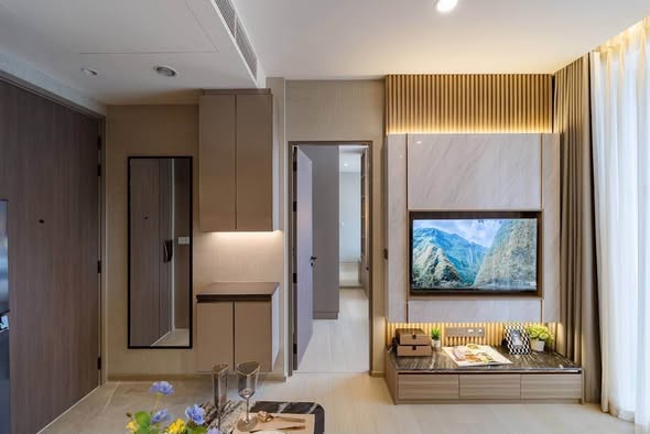 bedroom and bathroom of THE EXTRO Phayathai-Rangnam