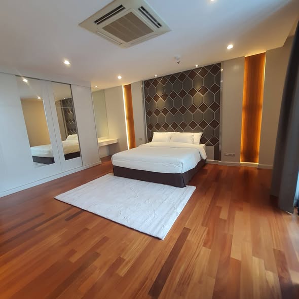 bedroom of The Fourwings Residence