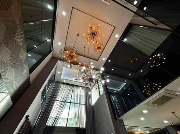 The Gentry Phatthanakan – เดอะ เจนทริ พัฒนาการ