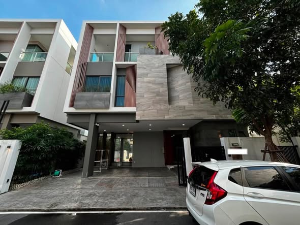 The Gentry Phatthanakan – เดอะ เจนทริ พัฒนาการ