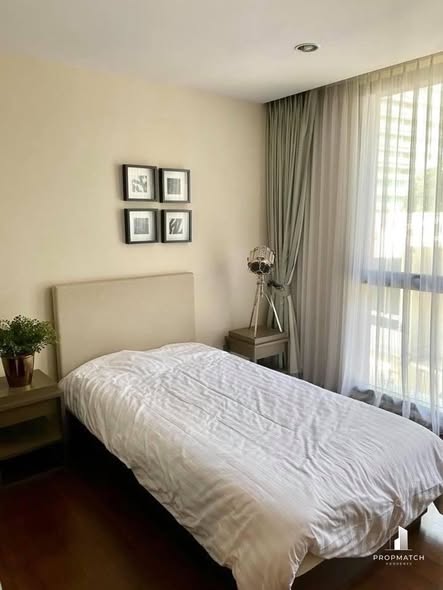 bedroom of The Hudson
