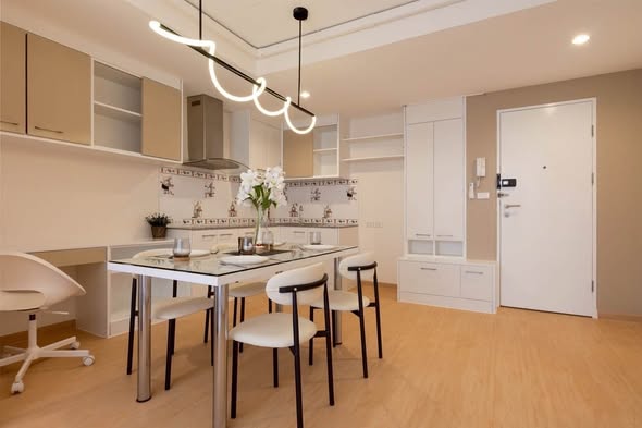 kitchen of The Iris Condo (F Building) Rama 9 – Srinagarindra