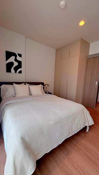 bedroom of The Issara Sathorn (ดิ อิสสระ สาทร)