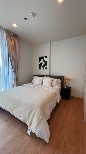 bedroom of The Issara Sathorn (ดิ อิสสระ สาทร)