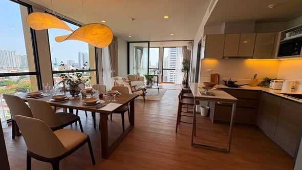 The Issara Sathorn (ดิ อิสสระ สาทร)