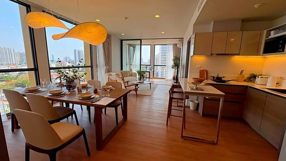 The Issara Sathorn (ดิ อิสสระ สาทร)