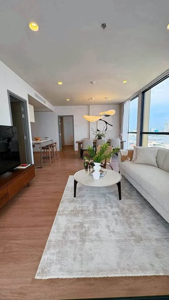 living room of The Issara Sathorn (ดิ อิสสระ สาทร)