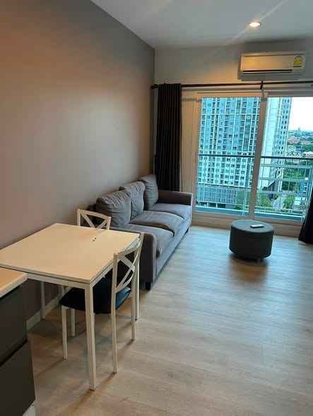 living room of The Key BTS Wutthakat เดอะ คีย์ บีทีเอส วุฒากาศ