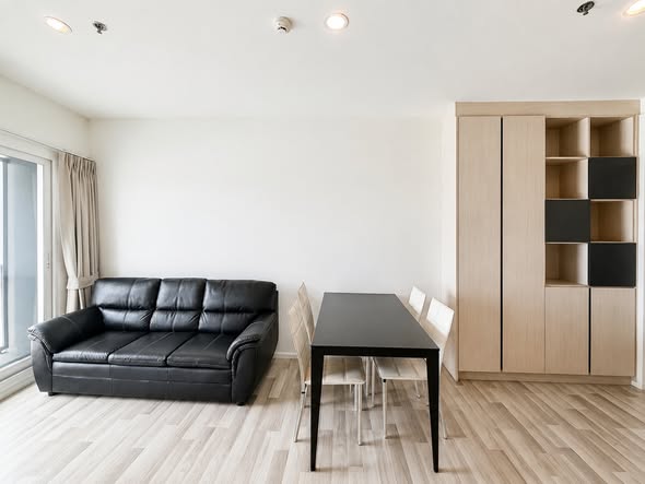 living room and room interior of The Key BTS Wutthakat เดอะ คีย์ บีทีเอส วุฒากาศ