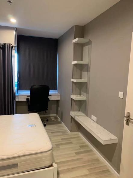 bedroom of The Key Sathon-Charoen Rat