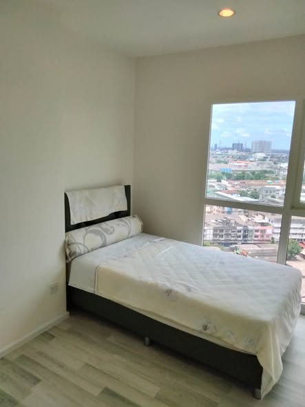 bedroom of The Key Sathon-Charoen Rat