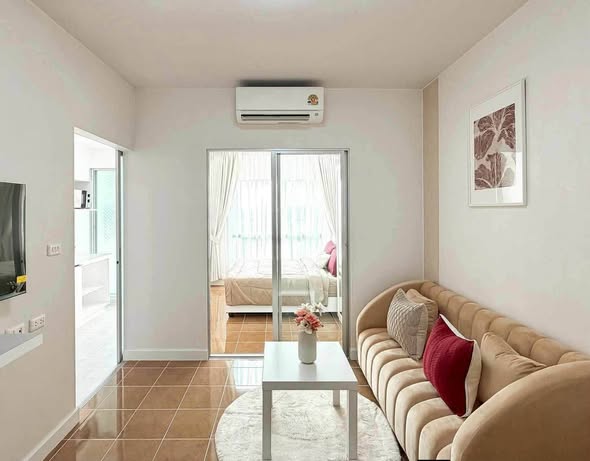 living room of The Kith Plus Sukhumvit 113
