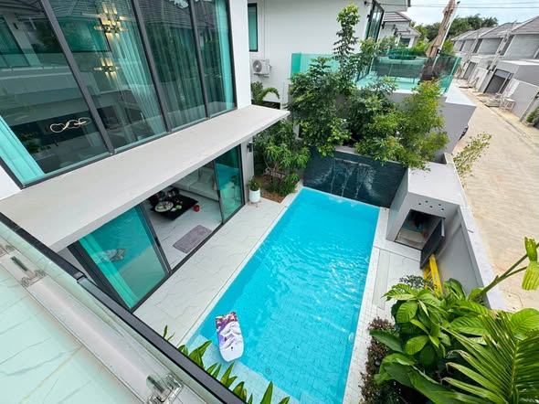 pool of The Lake Condo