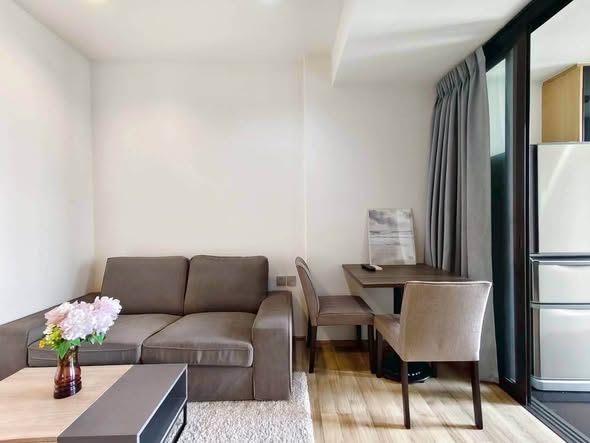 bedroom and living room of THE LINE Jatujak-Mochit