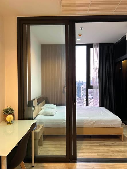bedroom and room interior of THE LINE Jatujak-Mochit