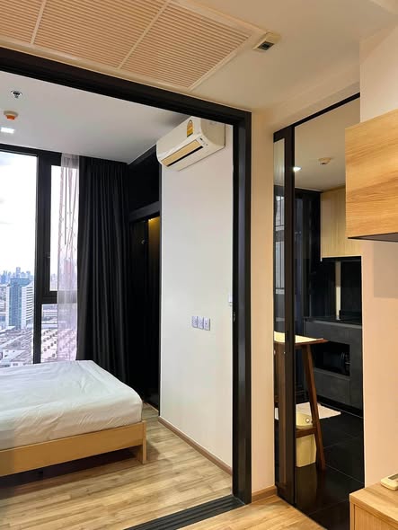 bedroom and room interior of THE LINE Jatujak-Mochit