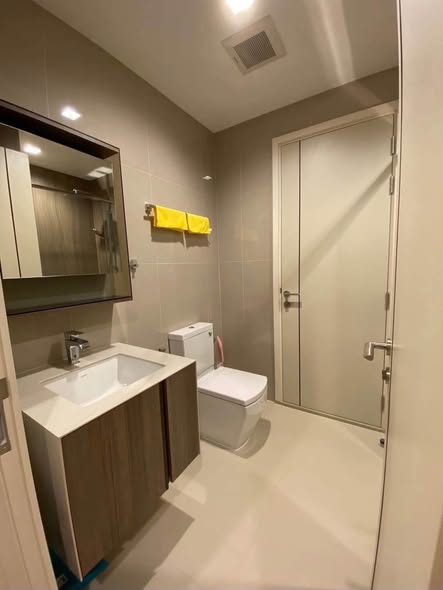 bathroom of THE LINE Phahon-Pradipat