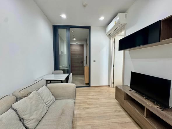 bedroom and living room and room interior of THE LINE Phahon-Pradipat