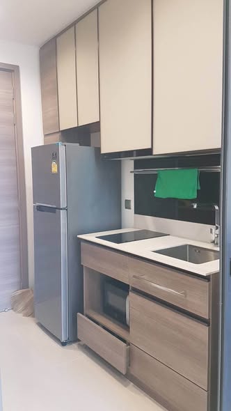 kitchen of THE LINE Phahon-Pradipat