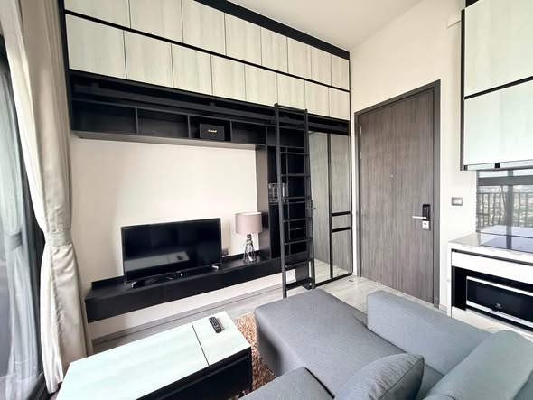 bedroom and room interior of THE LINE Sukhumvit 101