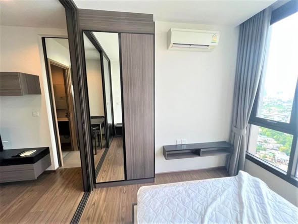 bedroom and room interior of THE LINE Sukhumvit 71