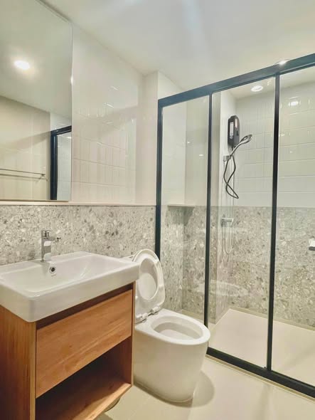 bathroom of The Line Vibe เดอะ ไลน์ ไวบ์